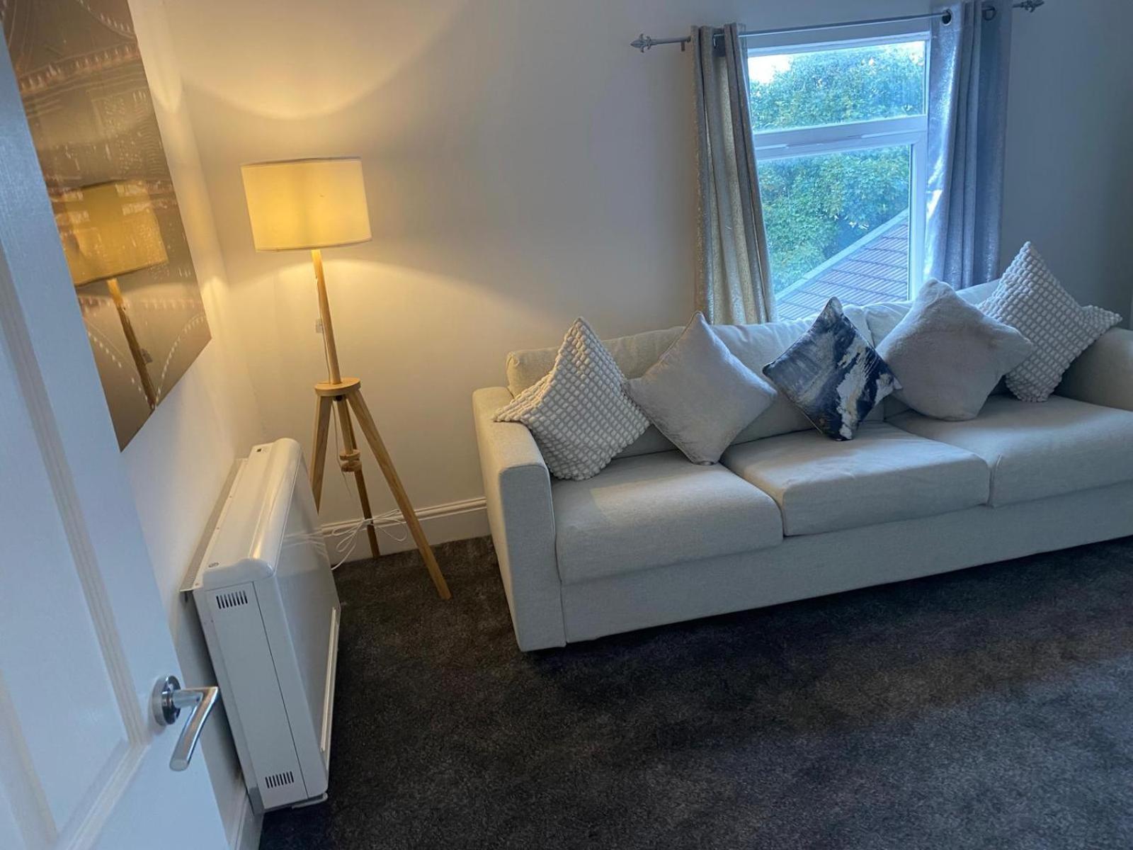 Beach House In Liverpool Waterloo Экстерьер фото